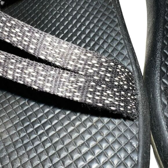 Chaco ZX3 Womens Size 9 Black White Three Strap Classic Toe Loop Sport Sandals - Picture 2 of 11